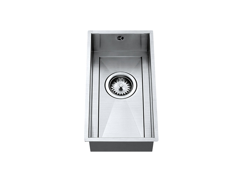 1810 AxixUno 210U QG Undermount Sink 1